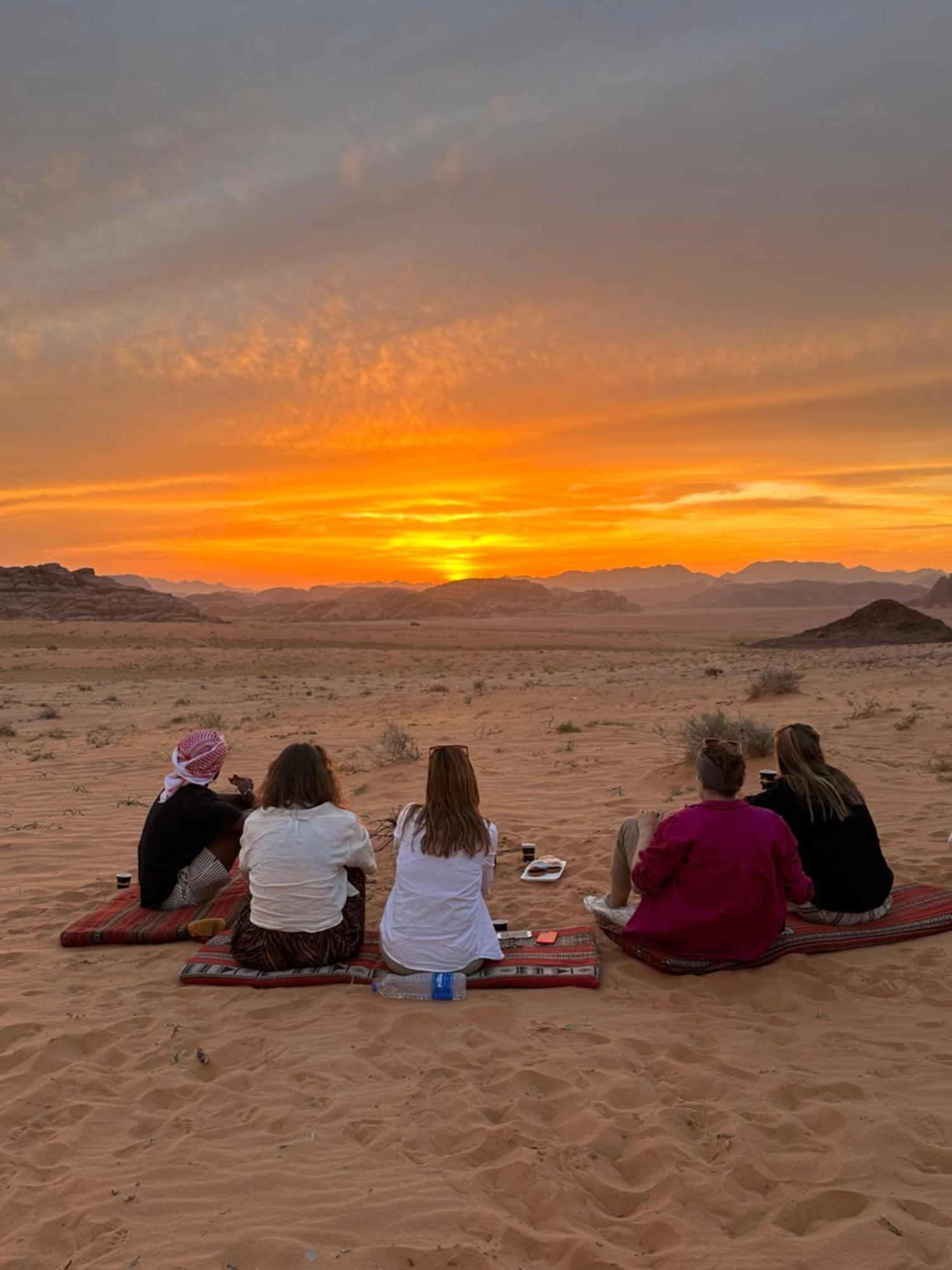 Sunset Dreams Camp Daire Ram Vadisi Dış mekan fotoğraf