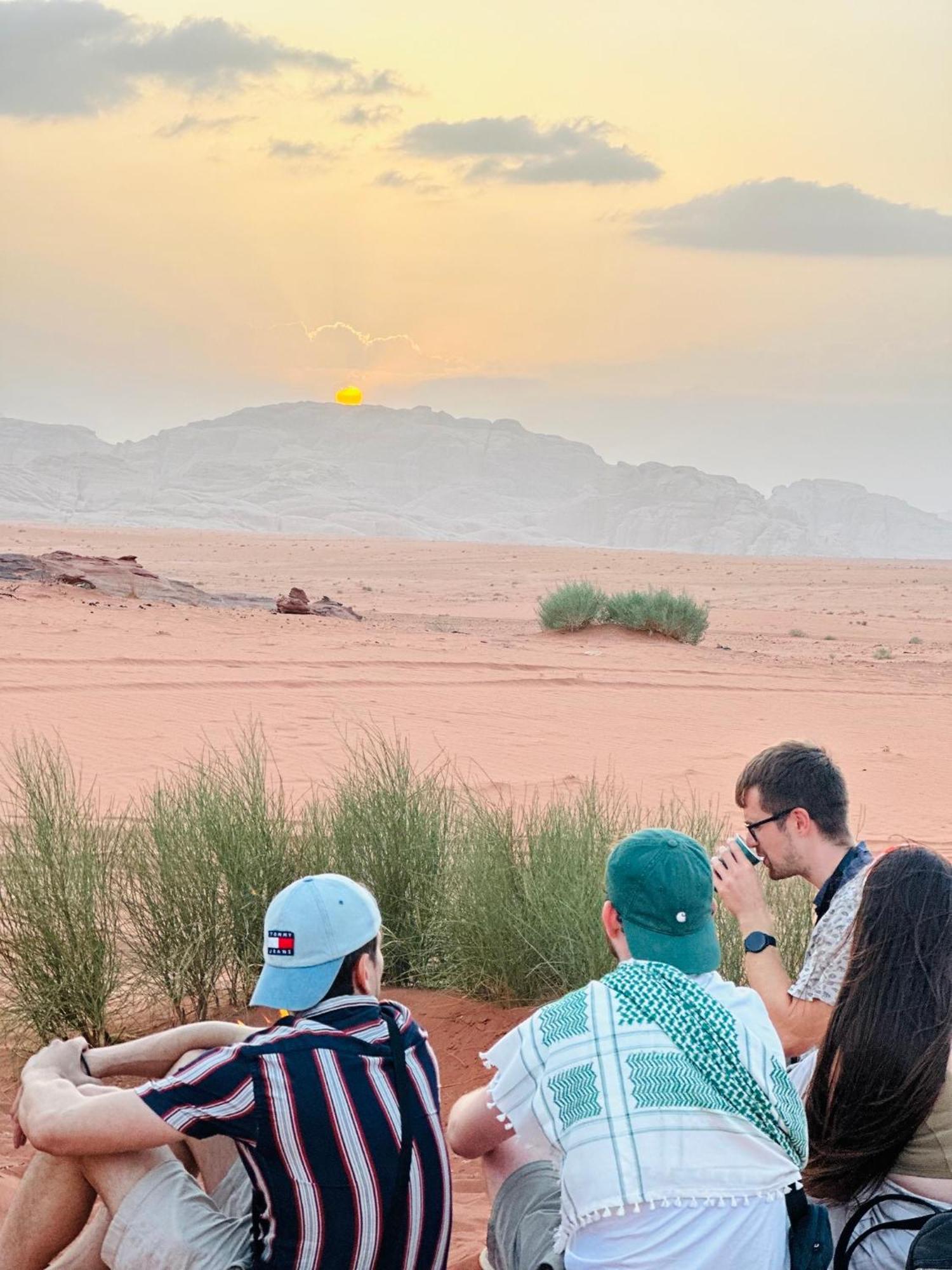 Sunset Dreams Camp Daire Ram Vadisi Dış mekan fotoğraf